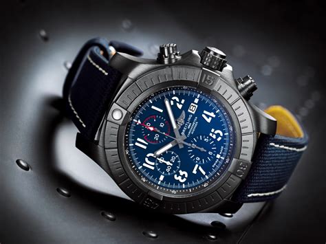 breitling chronomat vs super avenger|breitling super avenger 48 price.